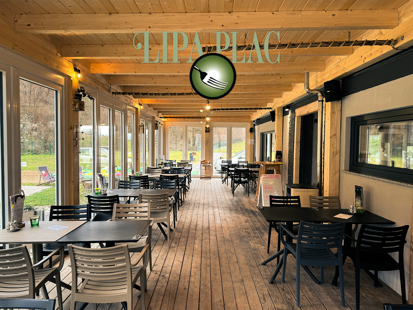 Lipa Plac Restaurant & Apartments, RV park