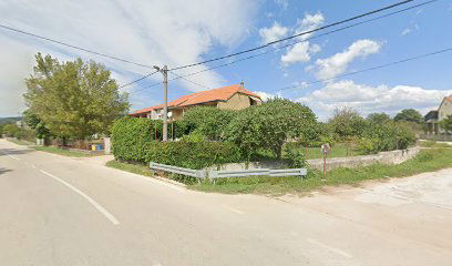 KADINA GLAVICA CENTAR 1