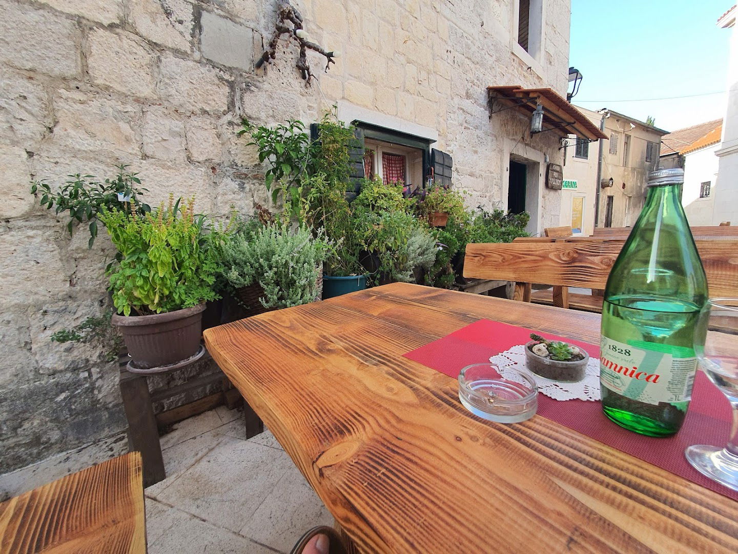 Konoba "Pod maslinom"