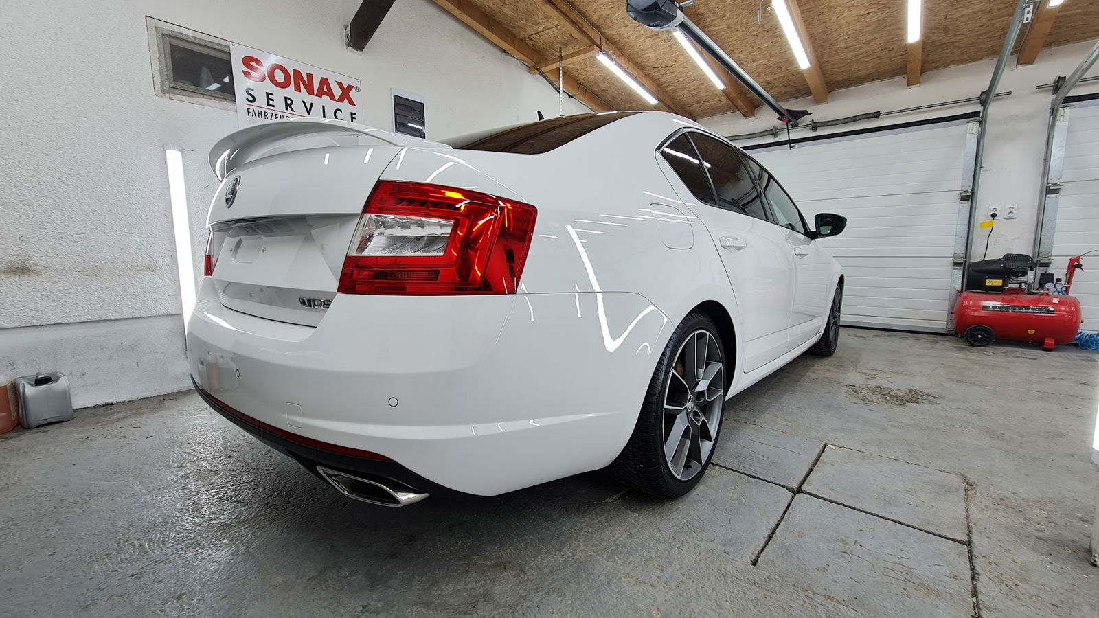 Excentric Detailing "Poliranje Automobila Dubinsko Pranje i Poliranje Farova"