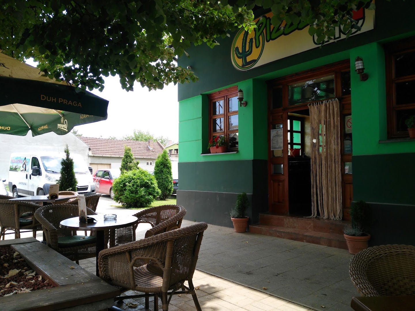 sur"Picerija Trle MNA"