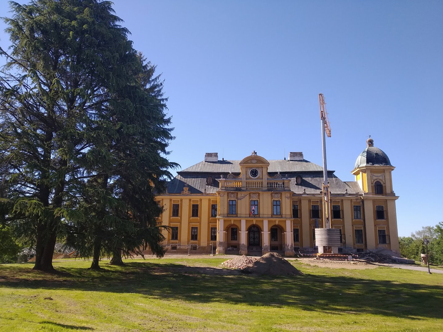 Park surrounding the castle