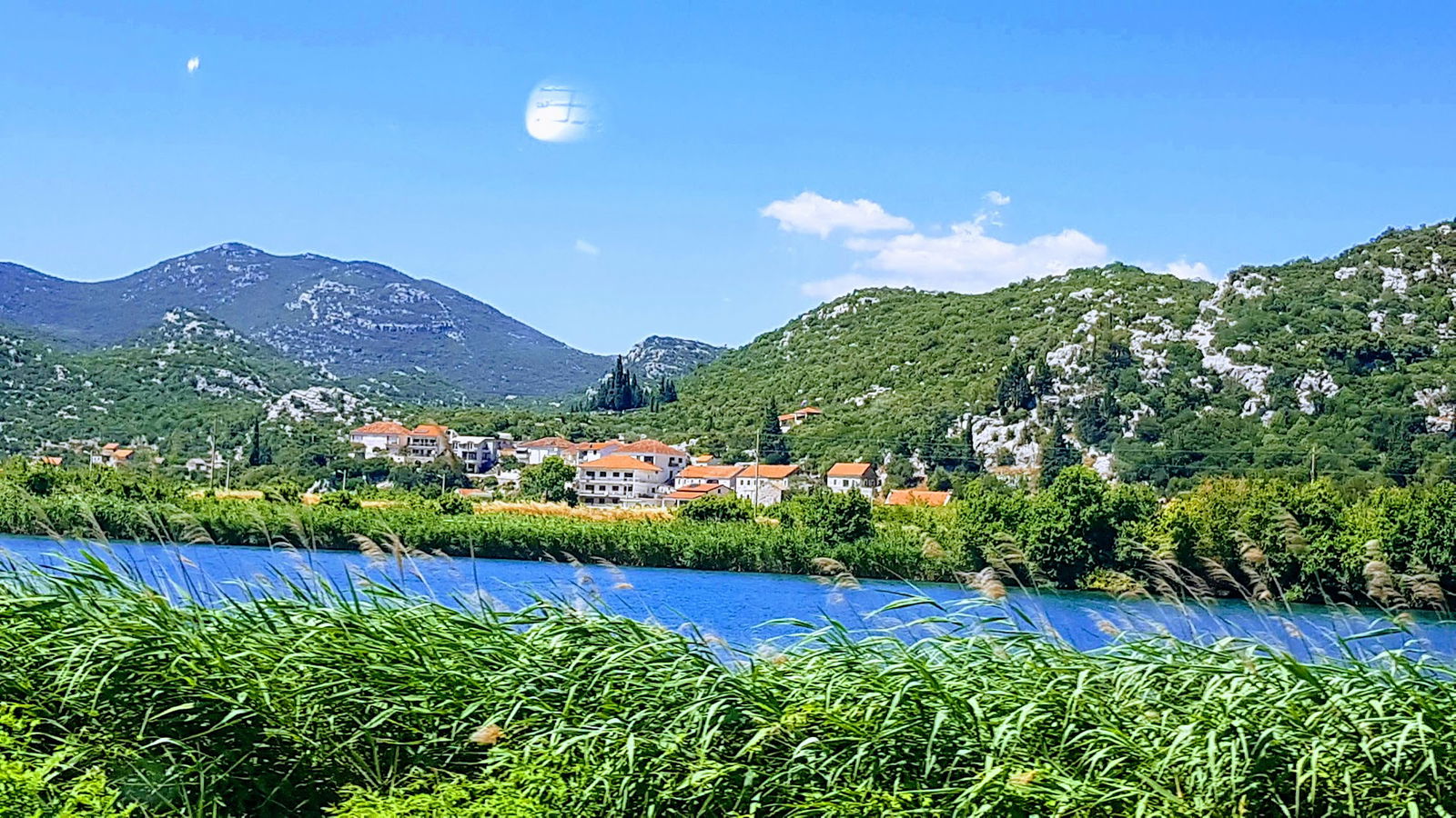 Blue Eye and Desne Lake