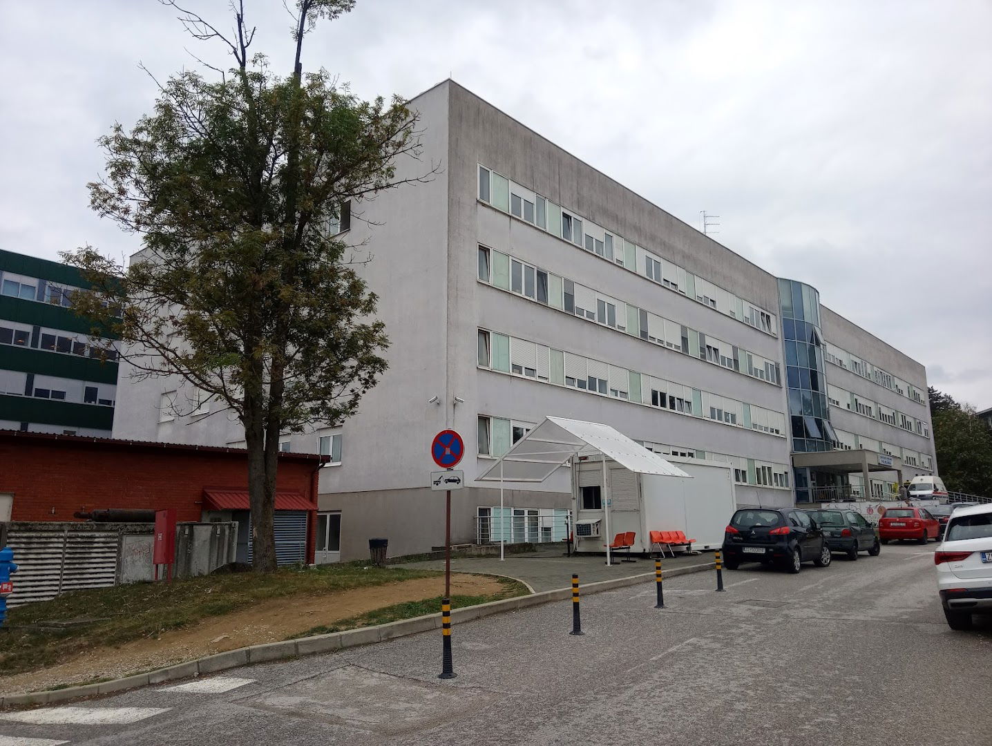 KBC Zagreb -Rebro - Bijela zgrada