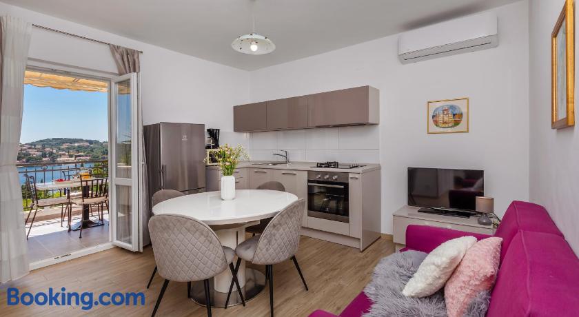 Villa and Apartments Milos