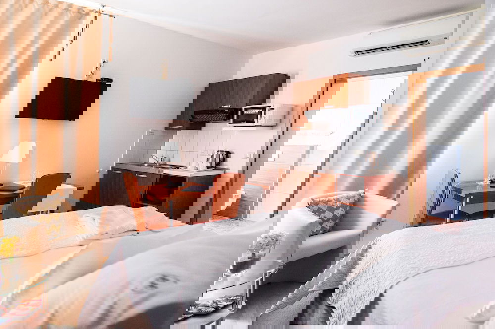 Apartment and Rooms Ana