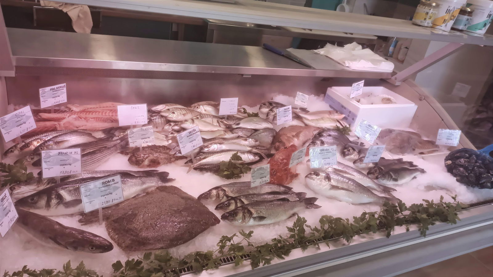 Ribarnica Nelba Umag-pescheria-fishmarket