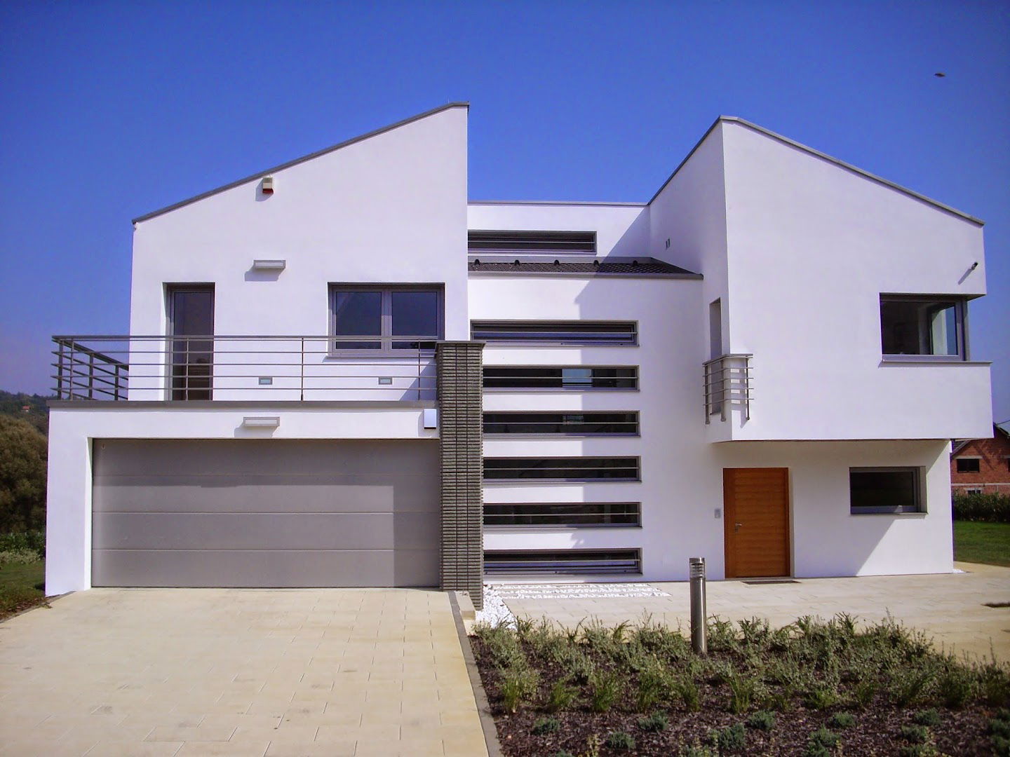 Garage doors - TEKLA DOOR Ltd.