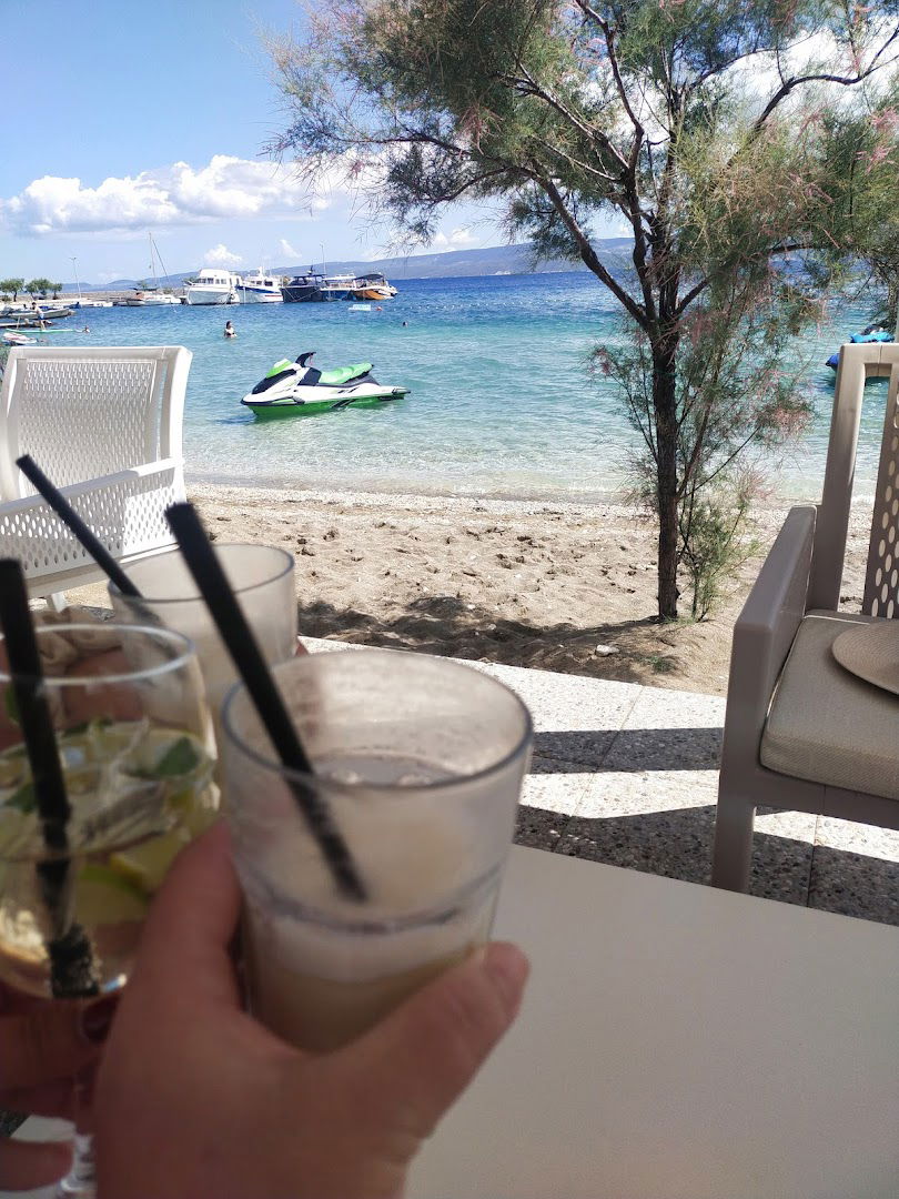 beach bar “Ruža Vjetrova”
