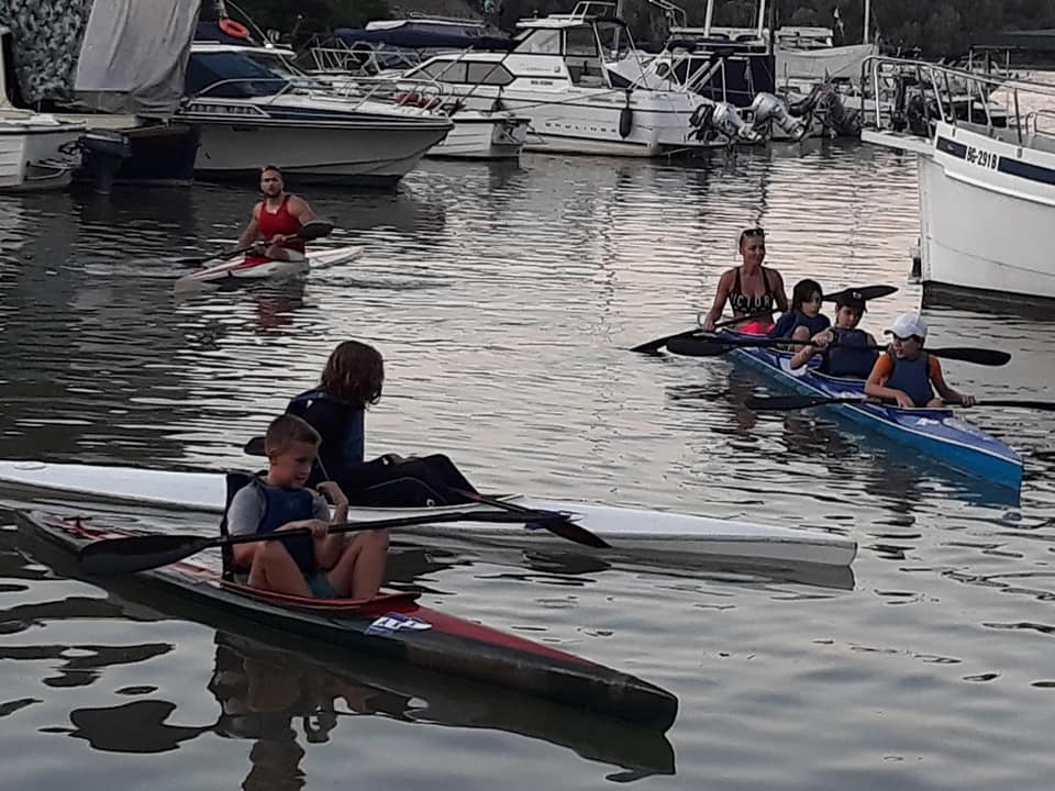 Akademski kajak klub