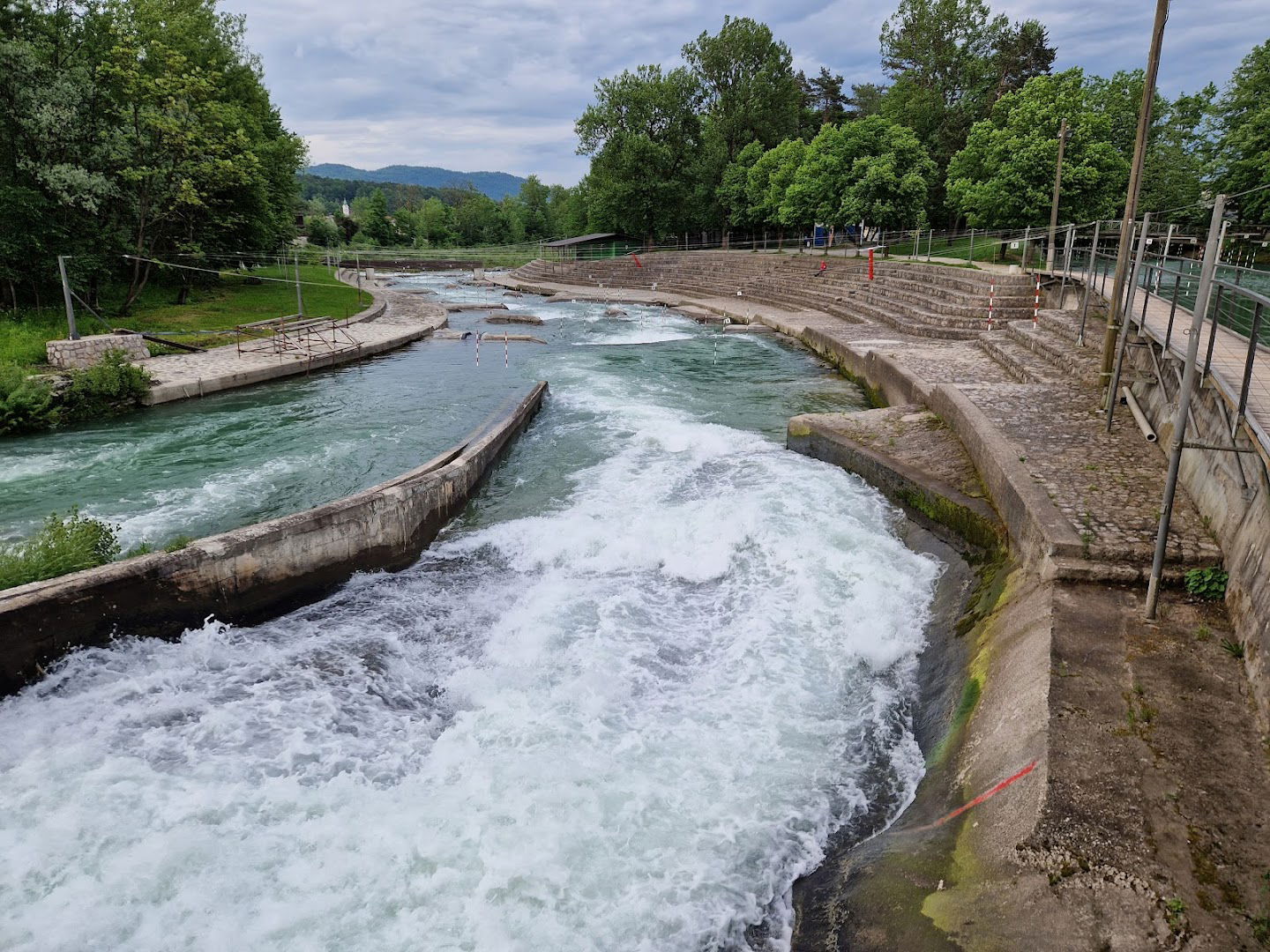 Skok šport podjetje za šport, trgovino, gostinstvo, turizem in storitve d.o.o.