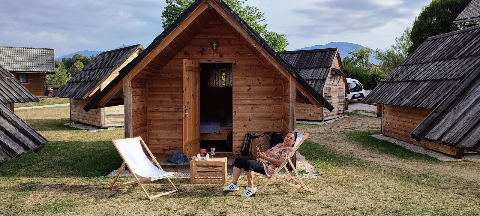 Turistična kmetija Mihovc & kamp & najem lesenih hišk