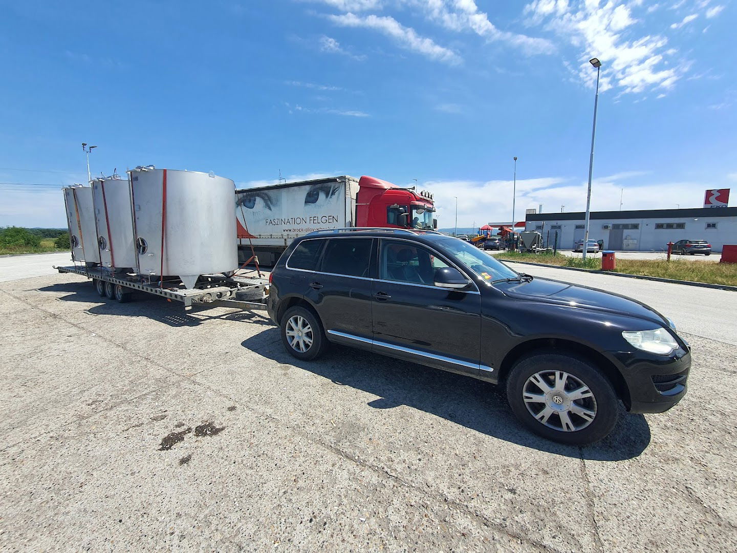 ŠLEP SLUŽBA MARKOVIĆ - IZNAJMLJIVANJE PRIKOLICA