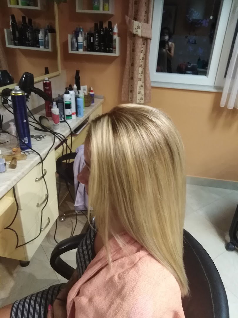 FRIZERSKI SALON MARTINA, VL.NEDA KOLANOVIĆ, PUT ARTIĆA 9