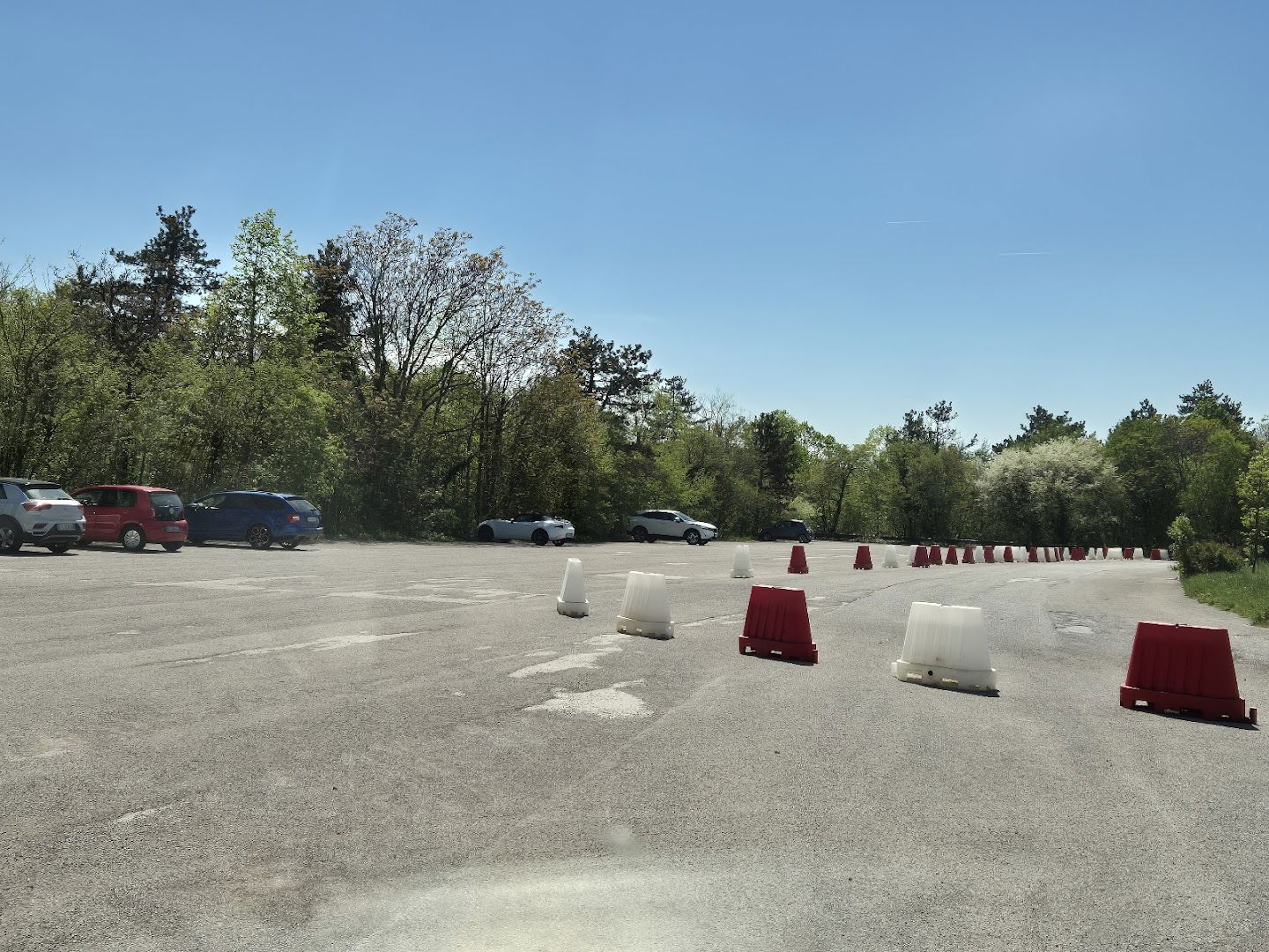 Parcheggio pubblico gratuito presso il confine