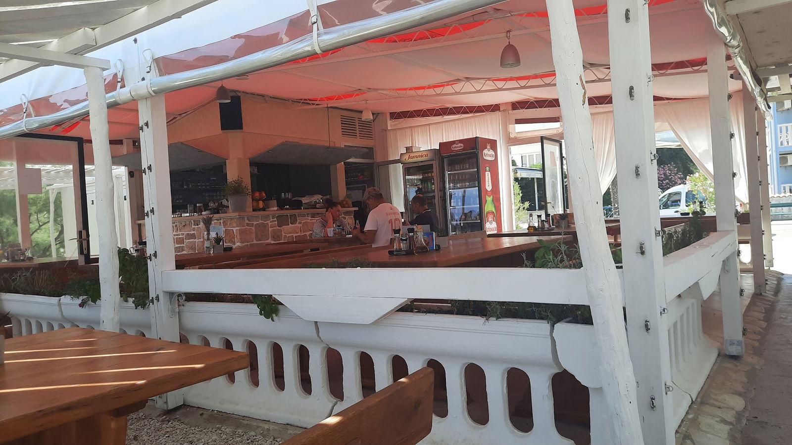 Beach bar LEUT