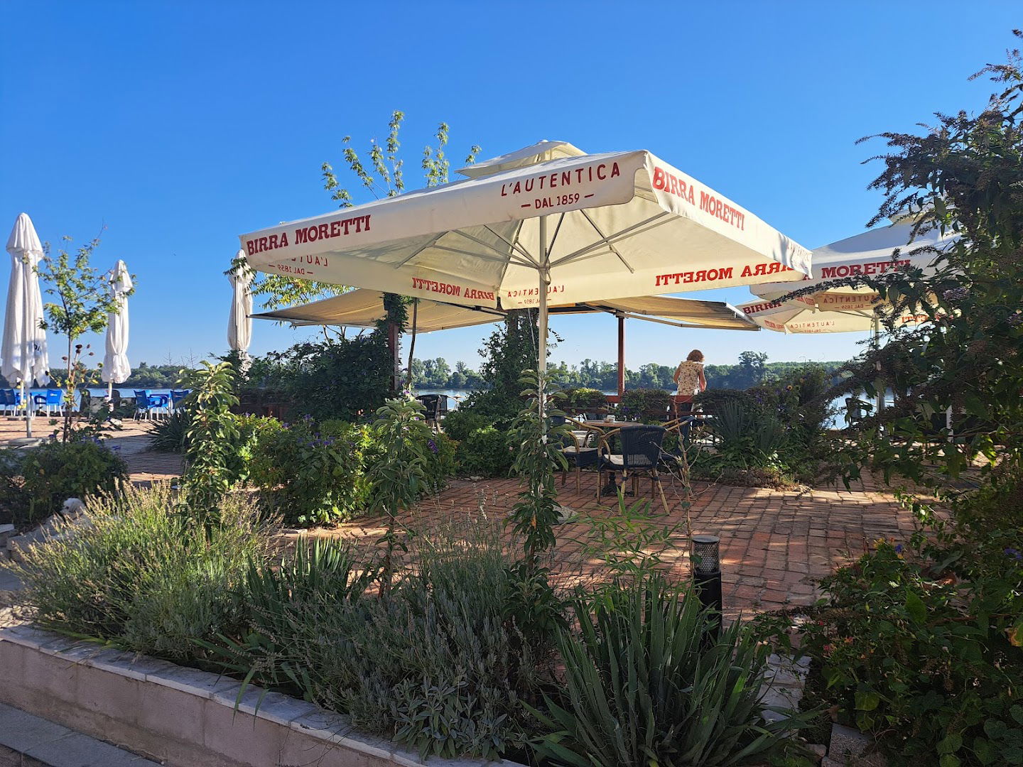 Eden cafe and juice bar