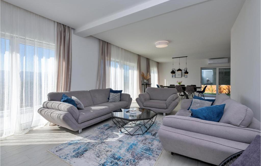 Beautiful Home In Imotski