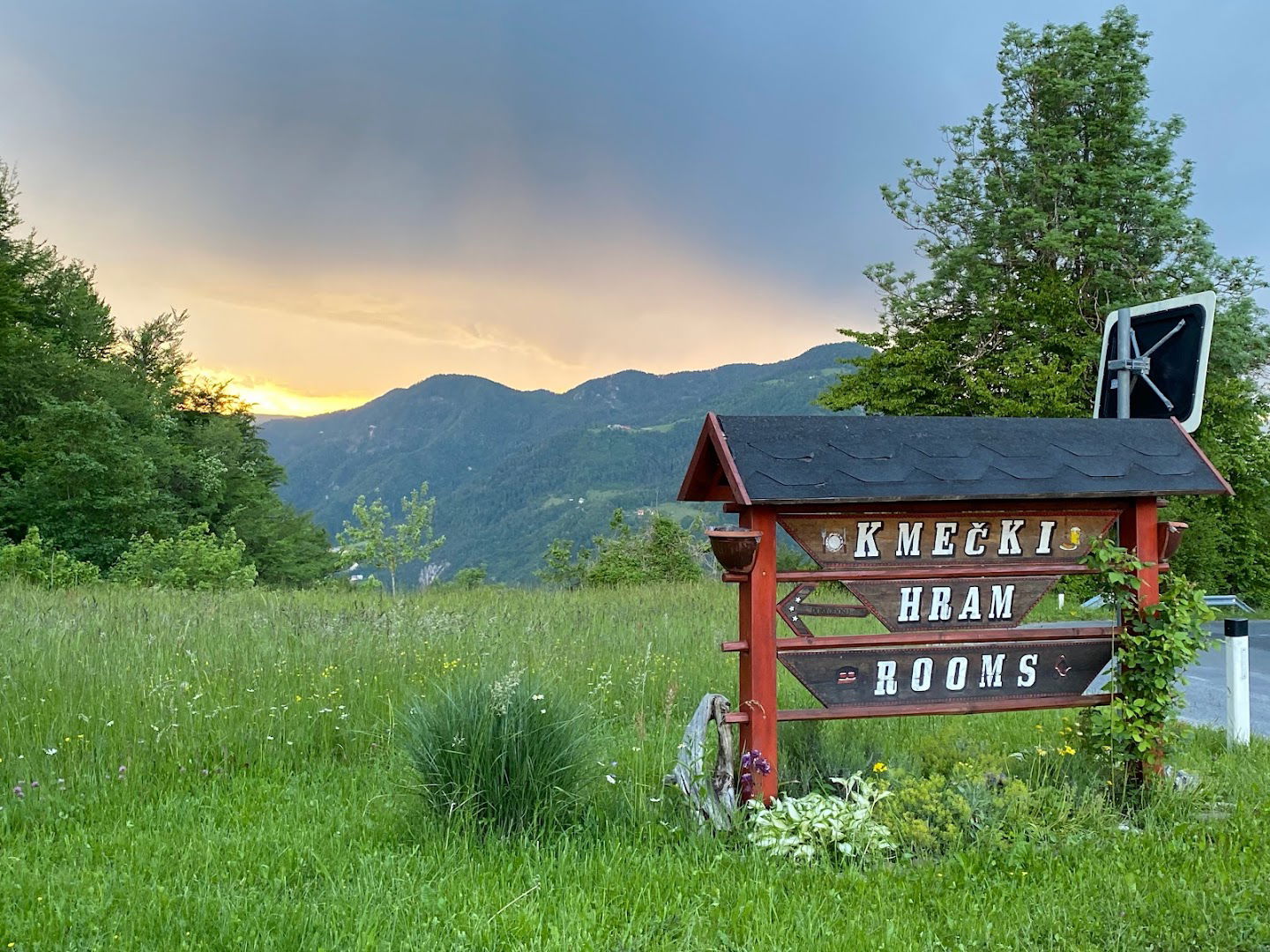 Guest House Kmečki Hram