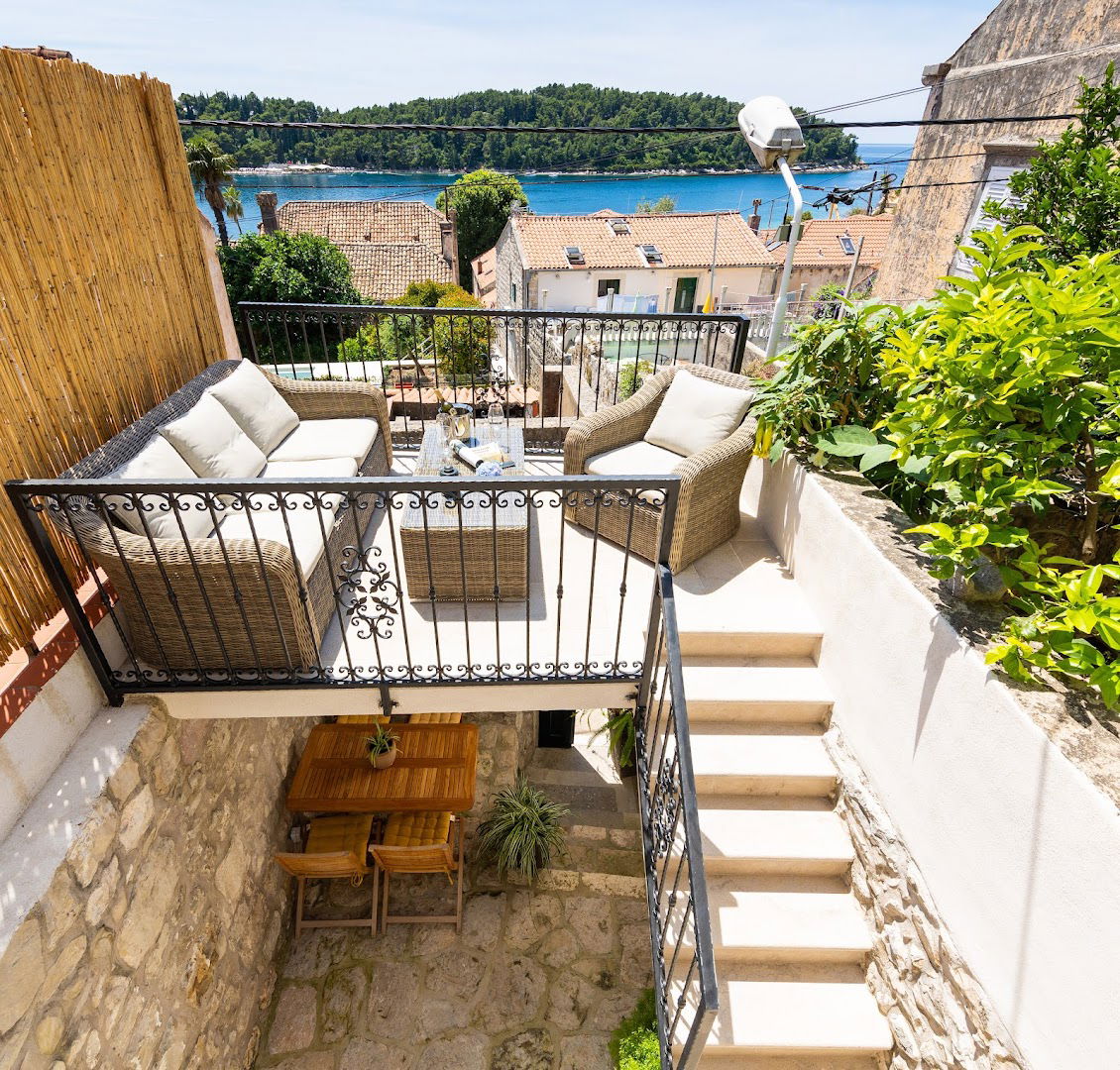 Cozy stone house with lovely view in Cavtat centre