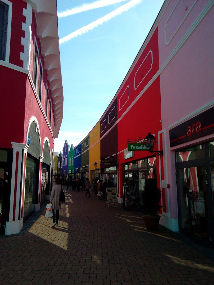 Fashion&Friends outlet store