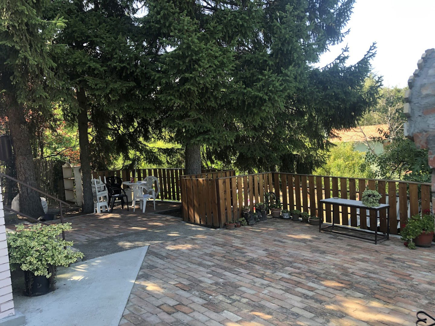 Casa de la Pro, Glavica