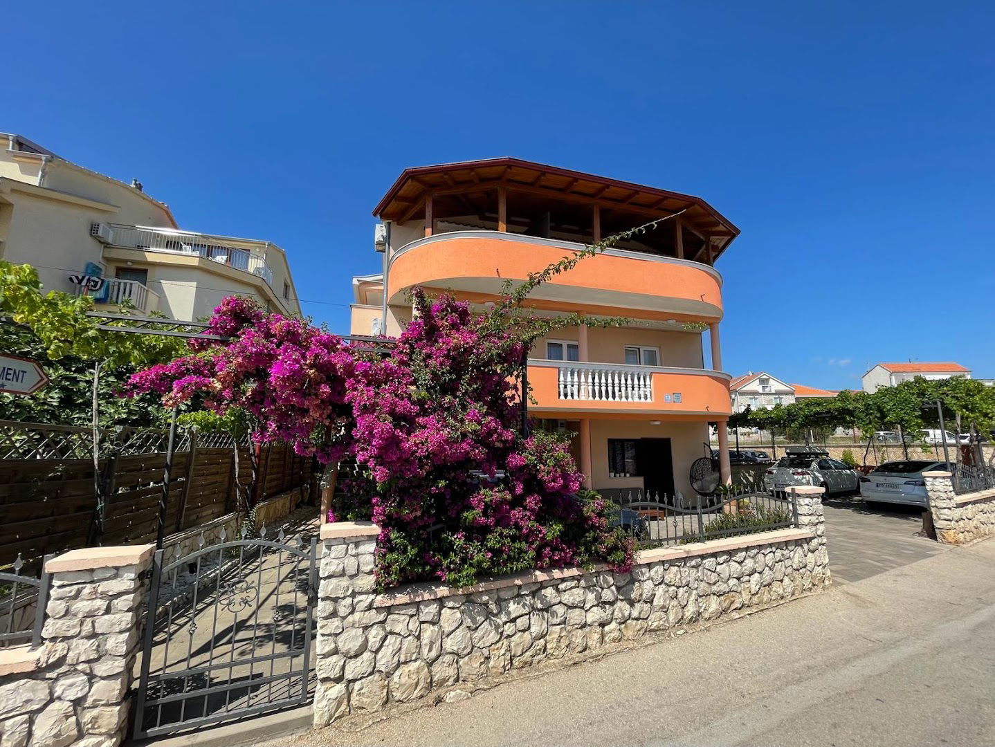 Apartmani Neda Maksan