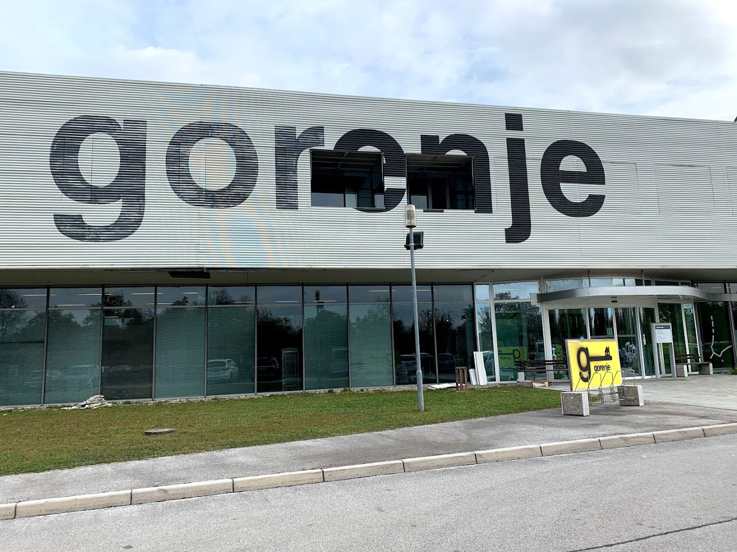 Razstavno-prodajni salon Gorenje Ljubljana, Gorenje GSI d.o.o.