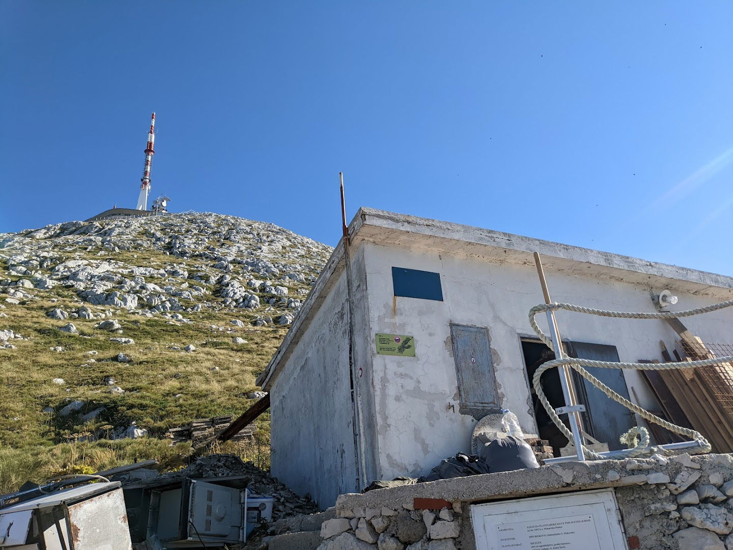 Planinarski dom Pod Sv. Jurom