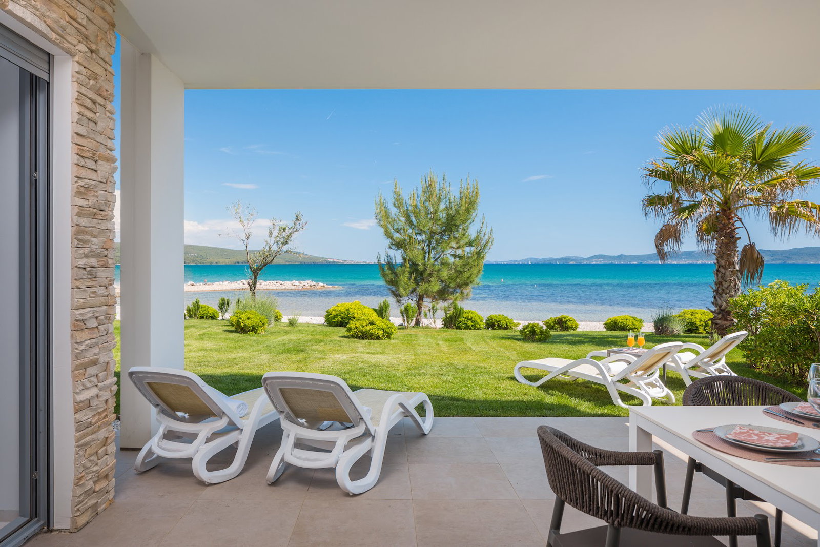 Luxury Design Beach Front Apartment Sukošan