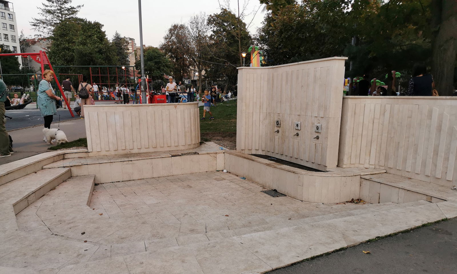 Javna česma - Čuburski Park