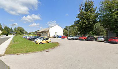 Ivanjkovci 8 Parking