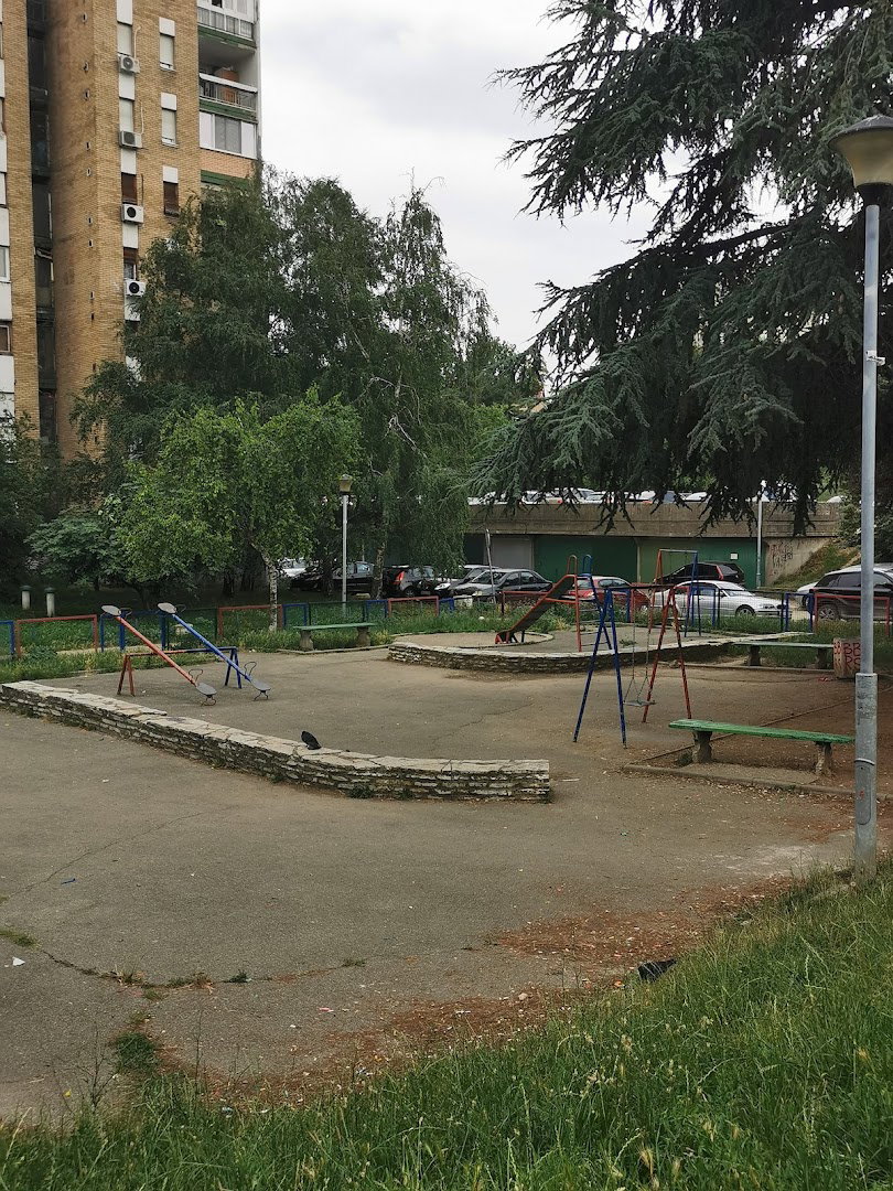 Dečije igralište Šesnaestog oktobra