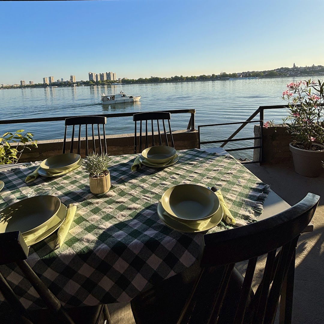 Kafana "Kod deda Poče"