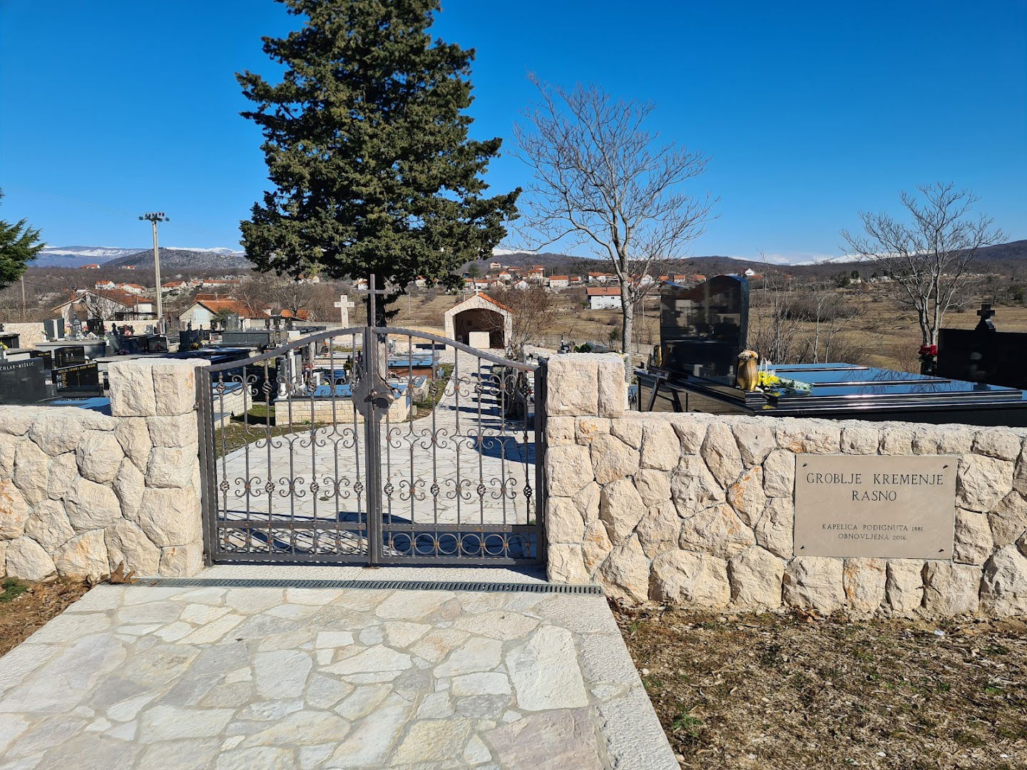 Groblje Kremenje