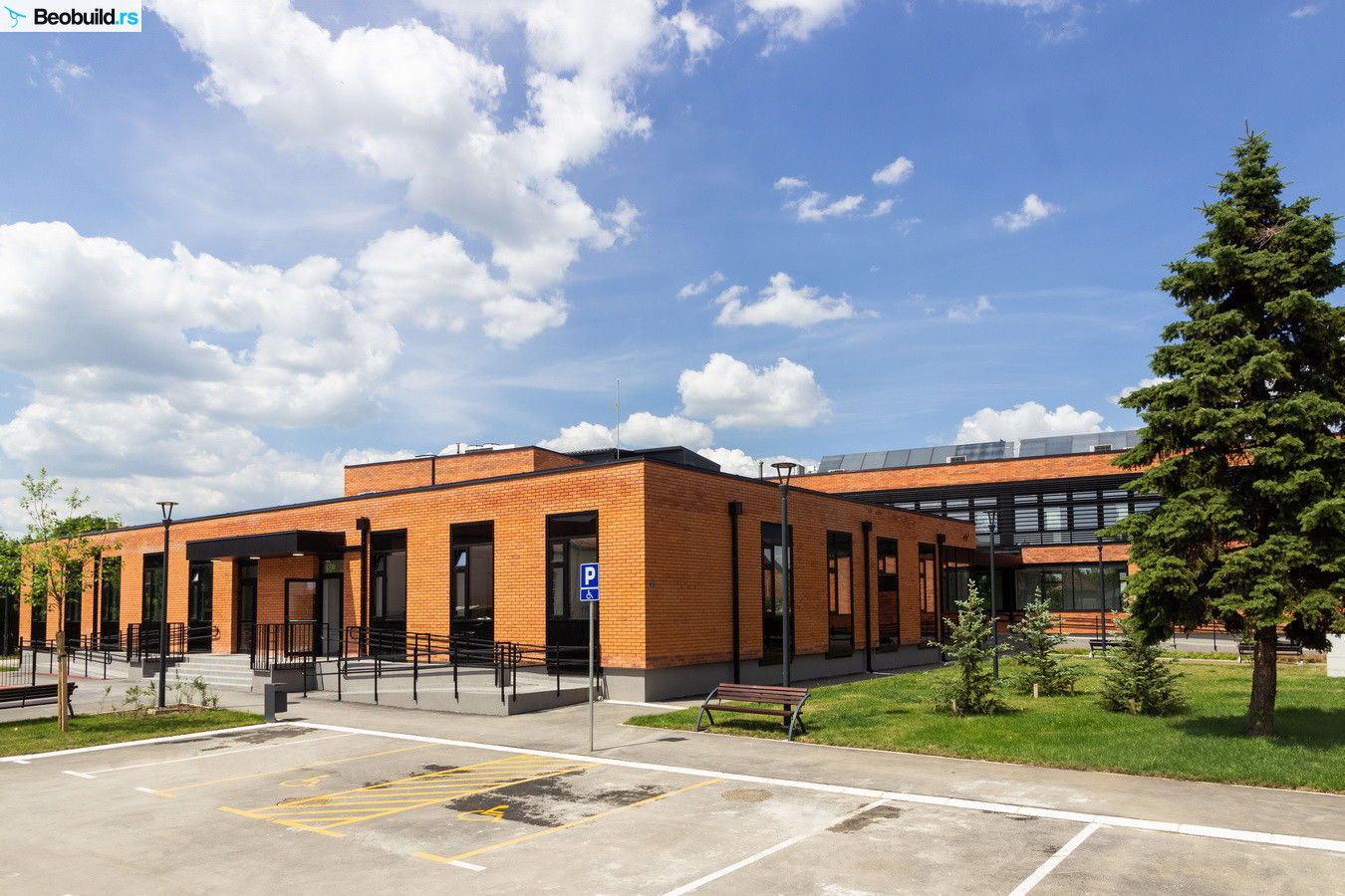 Дом здравља Угриновци