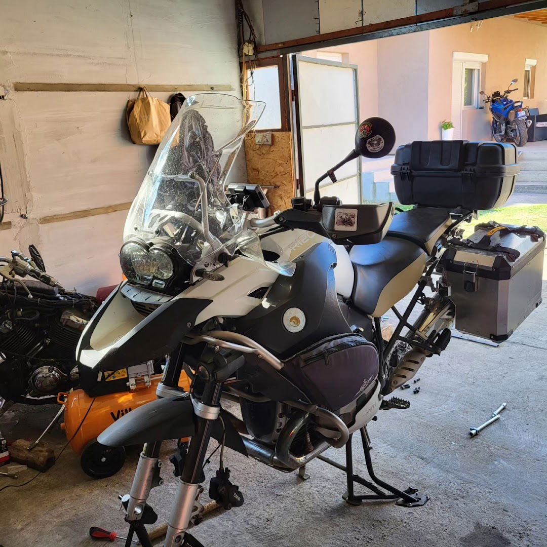 Street moto shop SERVIS