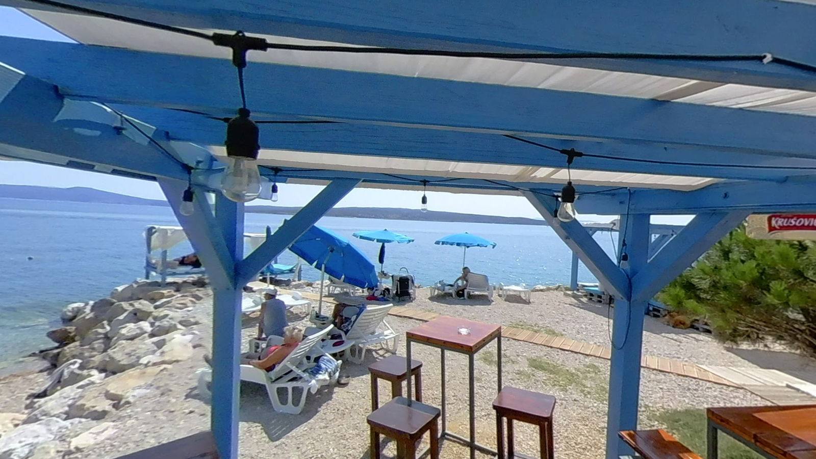 Monty's Dog Beach & Bar