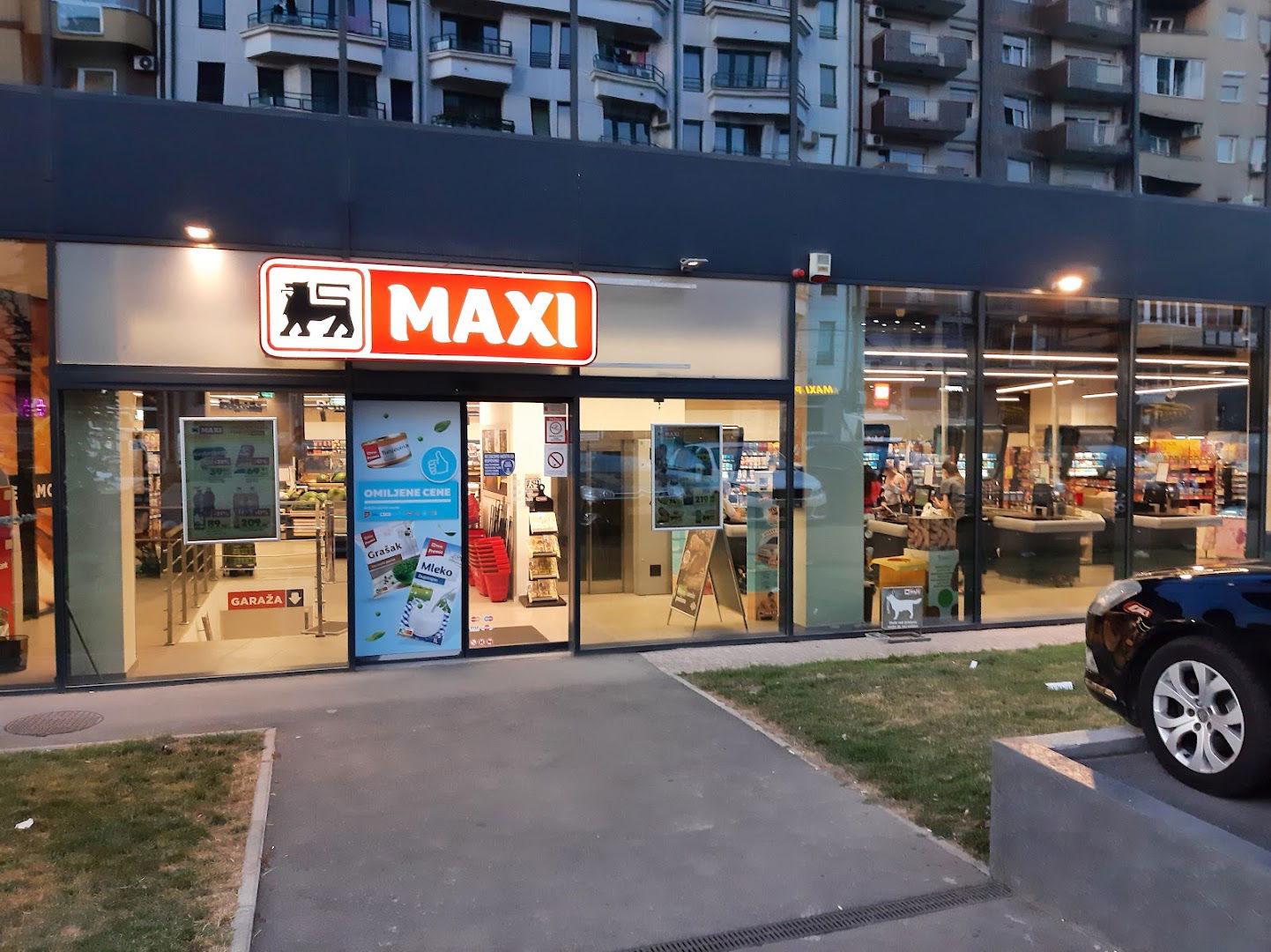 Maxi - Južni bulevar (Čubura, Beograd)