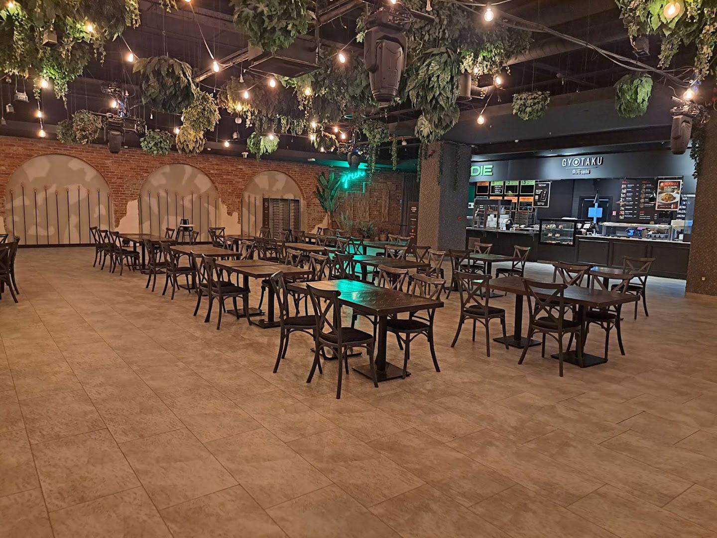 Food Avenue Family Mall