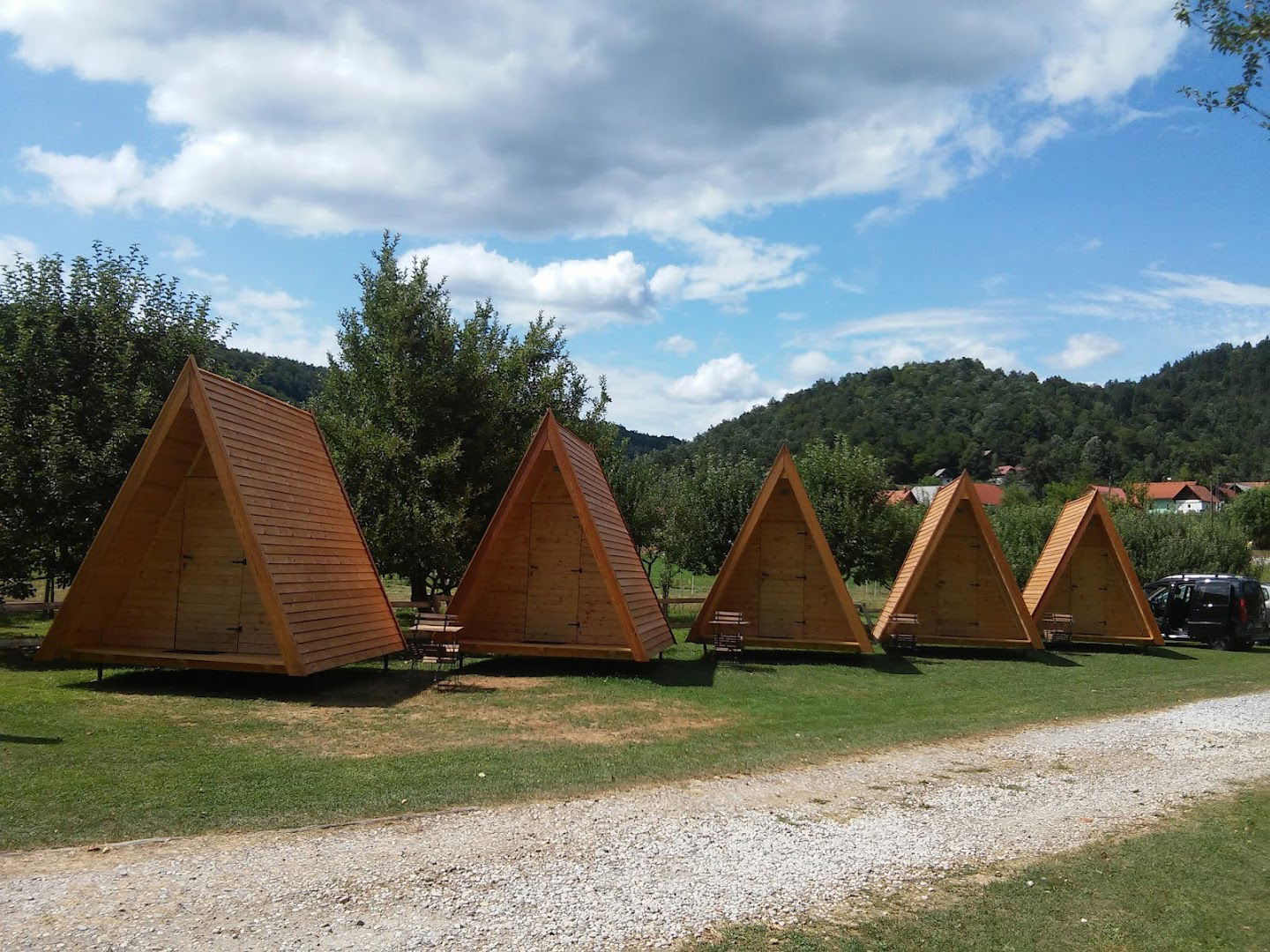 Stam - Lesene ograje vgrajevanje stavbnega pohištva Srečko Plesničar s.p.