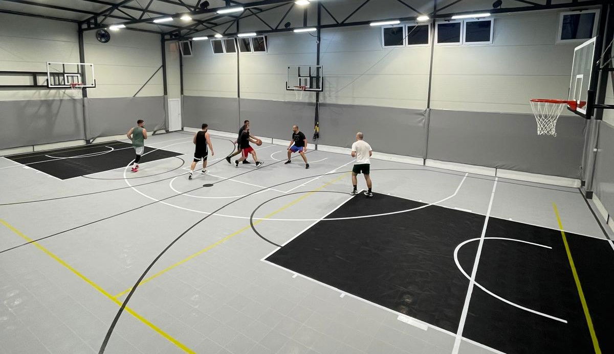 Hoop And Pump - Kosarkaska Hala i Teretana