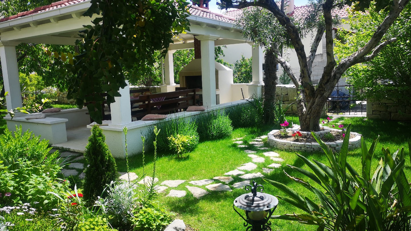 M&M Novak luxury apartment with award winning garden