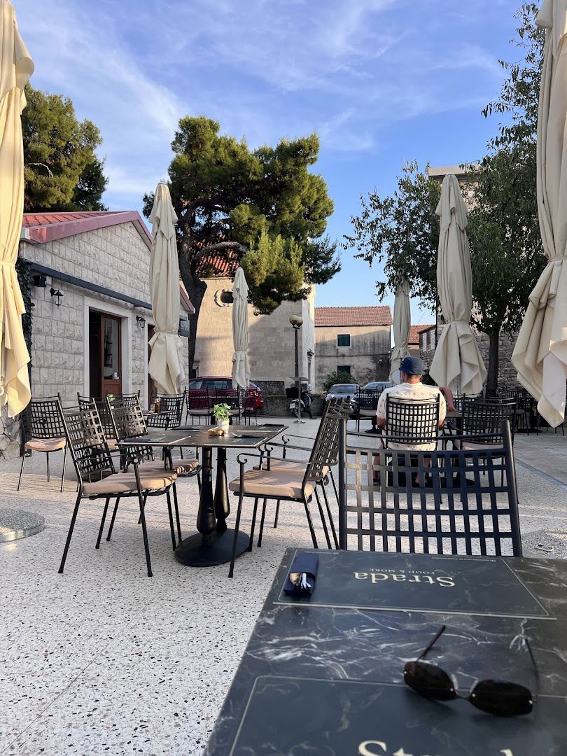 Strada Restaurant