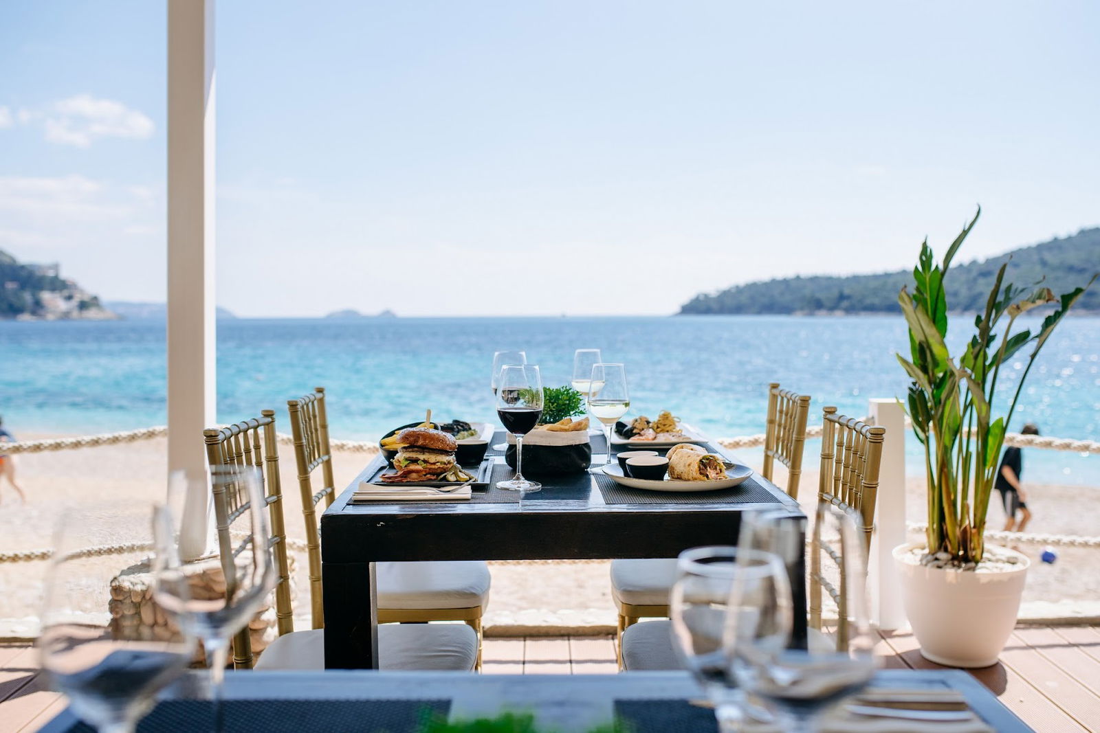 Banje Beach Restaurant Lounge & Club