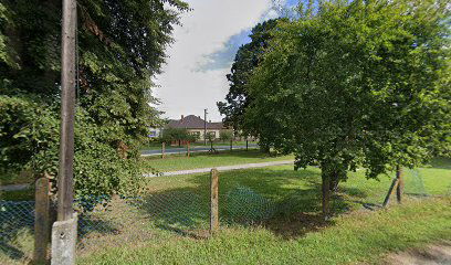 Park és játszótér