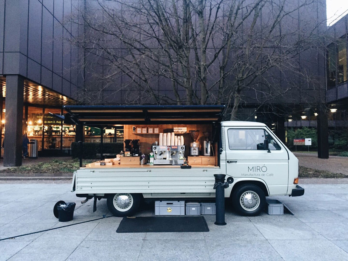 miró Coffee Truck Polyterrasse