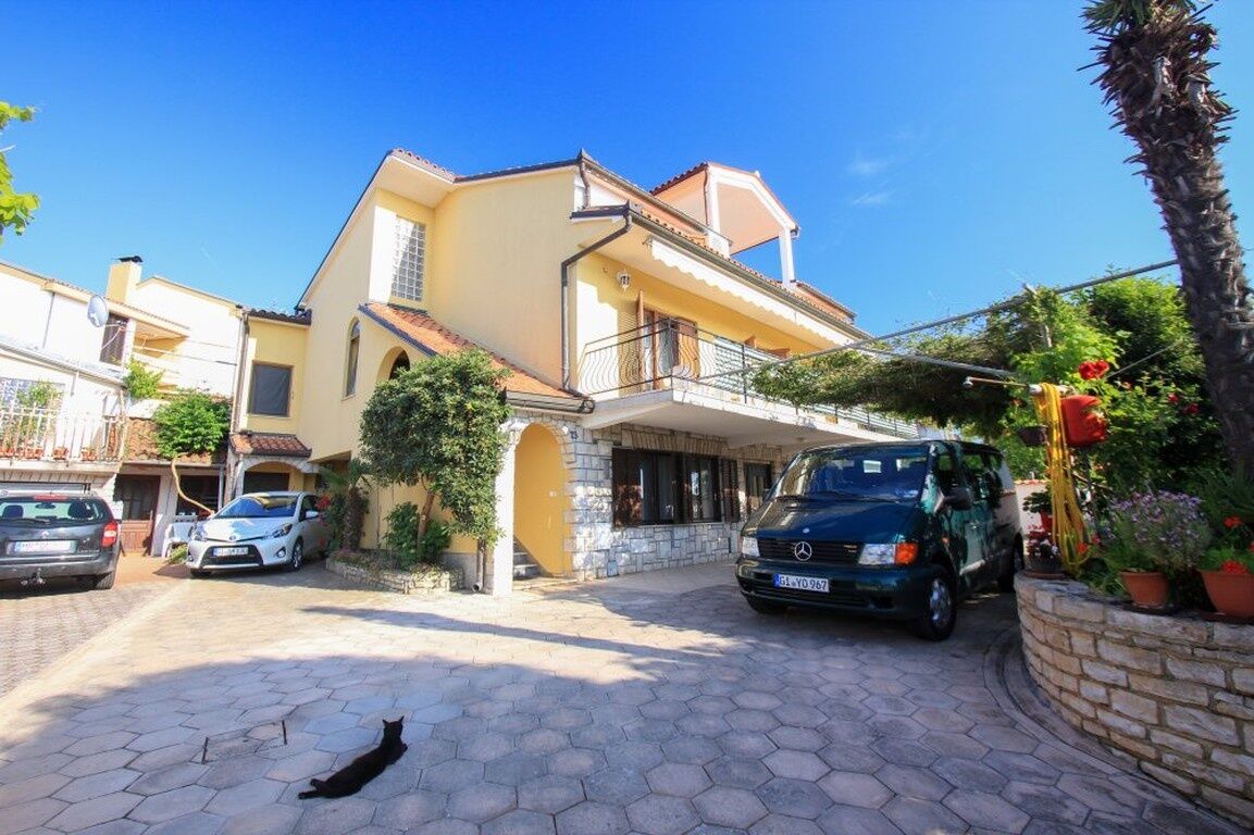 Pješčana Uvala Beach