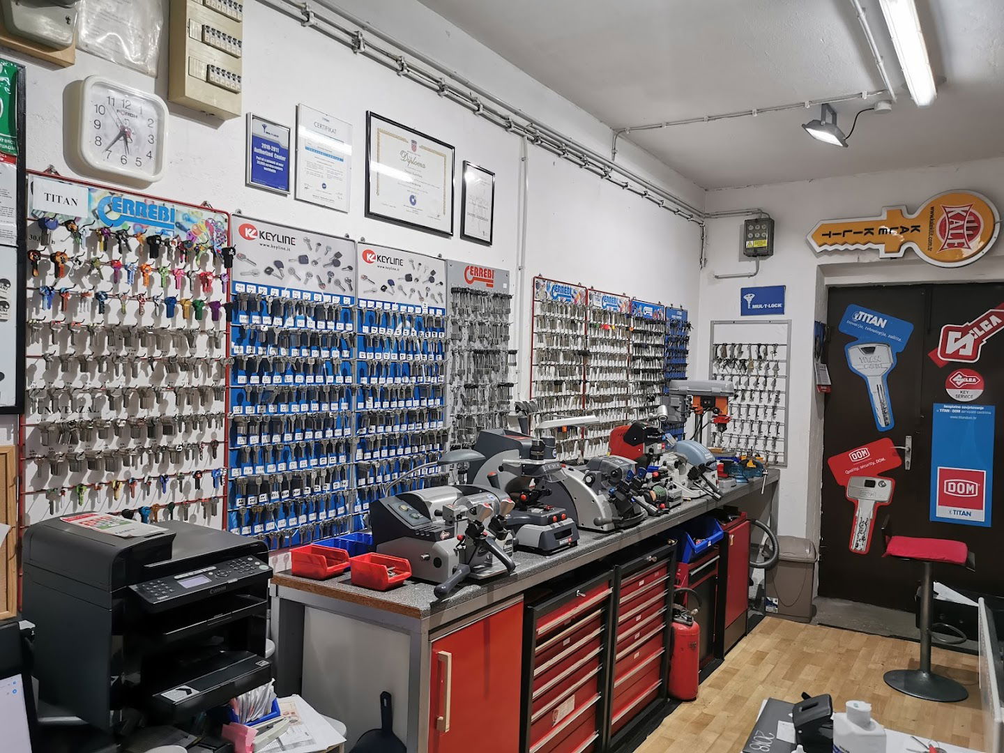 TITAN i DOM servisni centar –"Bravarija Kuserbanj"-hitne intervencije-master key