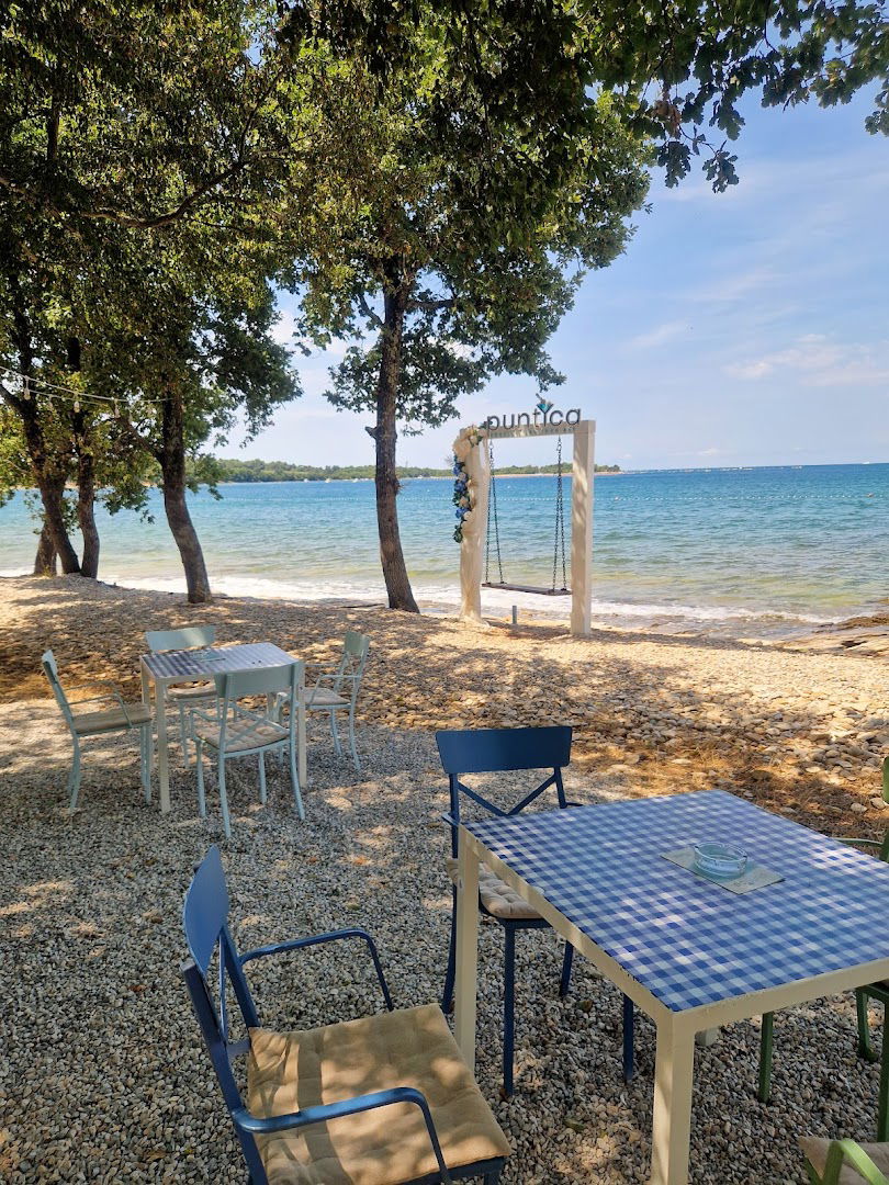 Puntica Cocktail and Food Bar